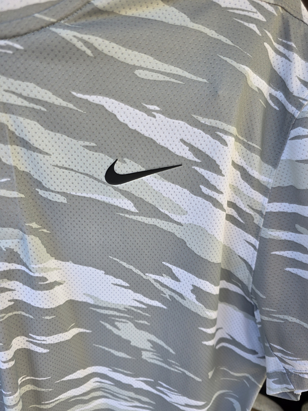 Nike Dri-FIT Tiger Woods Camoflauge Print T-shirt - Picture 4 of 5